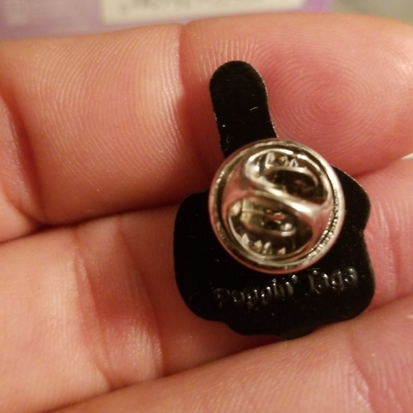 Middle Finger Pin - Picture 2 of 2